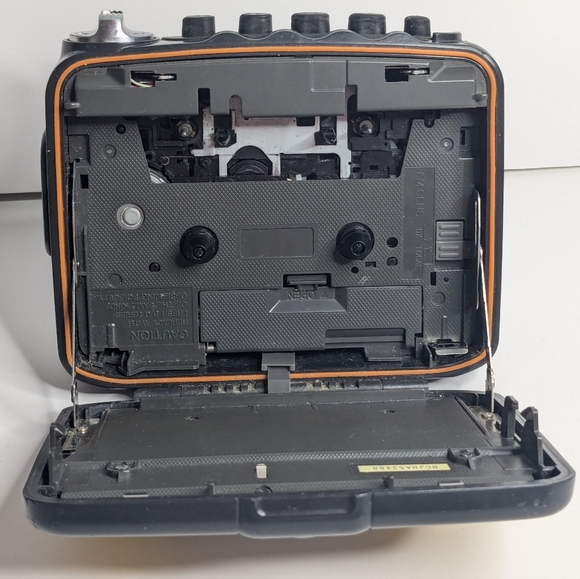 ❌ SOLD ❌ Panasonic Shockwave Stereo Cassette Player - Rugged Design with AM FM - Picture 7 of 7